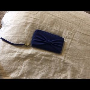 Wallet with bow